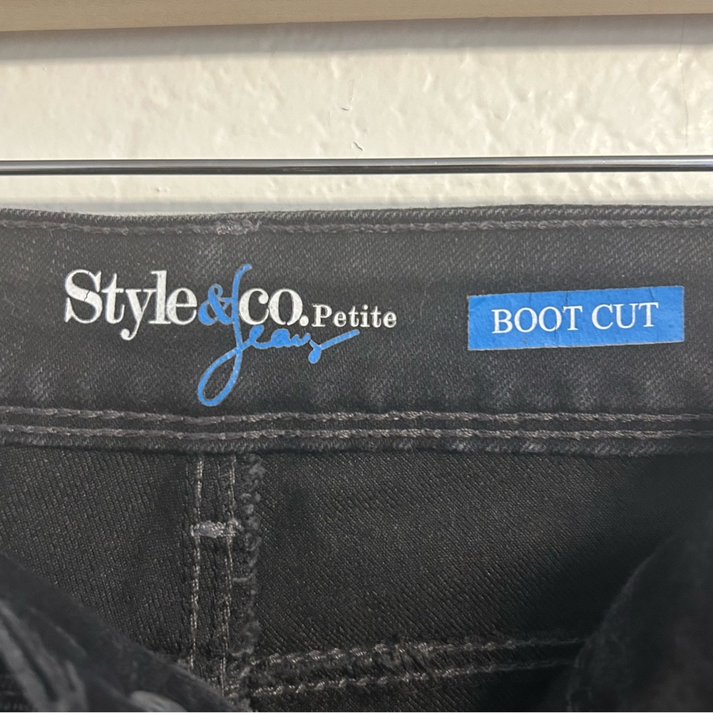 Style & Co Petite Bootcut Jeans Size 4P Black Stretch Denim Chain Stitch Pocket - Picture 3 of 6